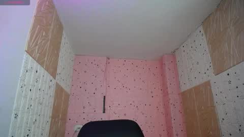 emmy_durant online show from November 20, 8:43 pm