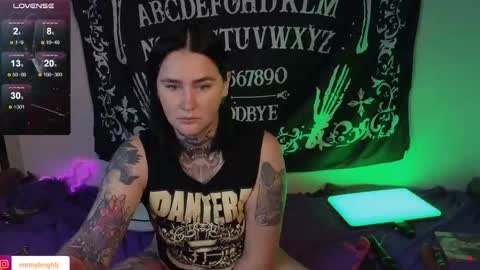 Snapshot of emmybrightj_ chatting on October 6, 1:11 am Emmy Bright     50  online show from October 6, 1:11 am