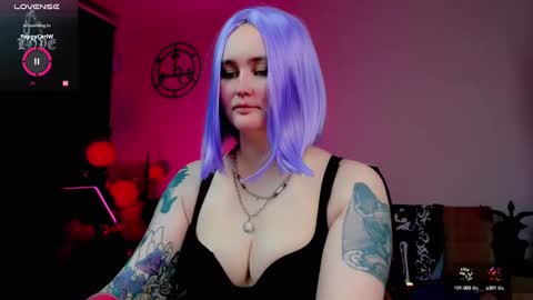 Snapshot of emmybrightj_ chatting on February 18, 12:59 am Emmy Bright     50  online show from February 18, 12:59 am
