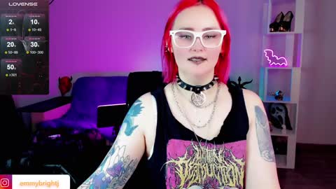 Snapshot of emmybrightj_ chatting on January 13, 10:03 am Emmy Bright     50  online show from January 13, 10:03 am