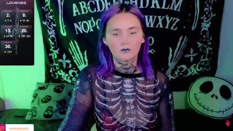 Snapshot of emmybrightj_ chatting on September 21, 11:31 am Emmy Bright     50  online show from September 21, 11:31 am