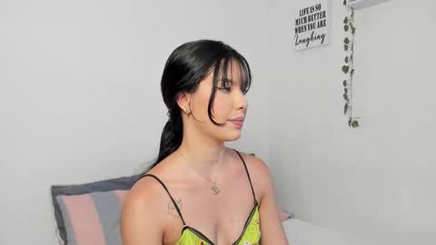 Snapshot of emperatriiiz chatting on October 23, 6:58 pm Emperatriz online show from October 23, 6:58 pm