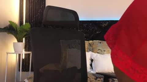 Emy online show from January 5, 7:50 pm