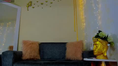 EMYLY  online show from February 2, 7:04 pm