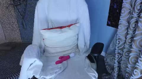 enifery online show from February 27, 7:57 pm