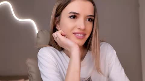 entya online show from February 5, 7:44 am