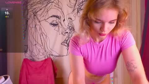 Erica Winterr online show from November 17, 4:35 am