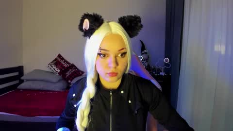 Erica online show from January 3, 2:08 pm