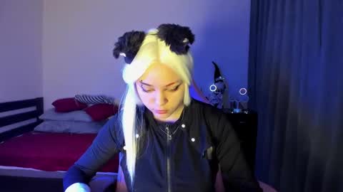 Erica online show from January 4, 1:42 pm