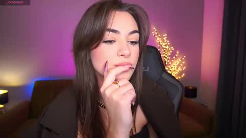 Erica online show from November 3, 7:12 am