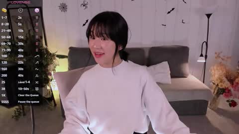 Snapshot of erika_kim chatting on October 24, 5:47 am erika_kim online show from October 24, 5:47 am