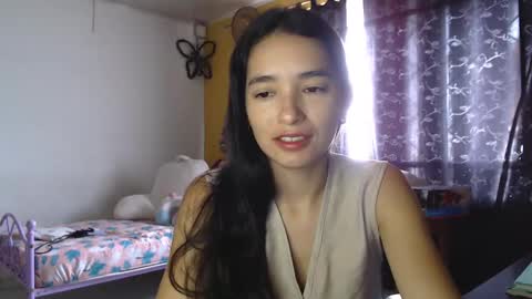 erina_1 online show from February 26, 3:43 pm