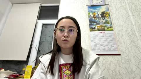Luna online show from June 6, 9:32 pm