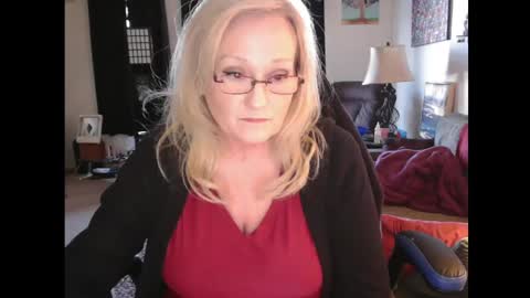 Snapshot of eroticsiren2 chatting on February 21, 8:27 pm EroticSiren2 online show from February 21, 8:27 pm