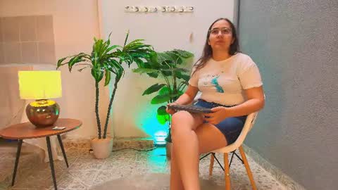 Esme online show from June 15, 1:00 pm