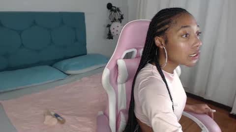 esmeralda_bk online show from February 3, 2:45 pm