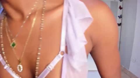 esmeraldanyx online show from October 14, 8:44 pm