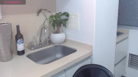 Juliana online show from December 30, 11:38 pm