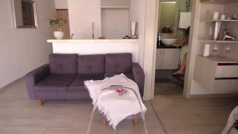 Juliana online show from October 5, 12:54 pm