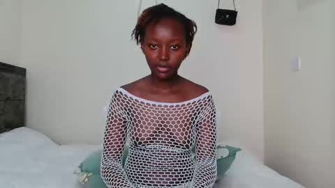 essypetite online show from December 16, 8:37 pm