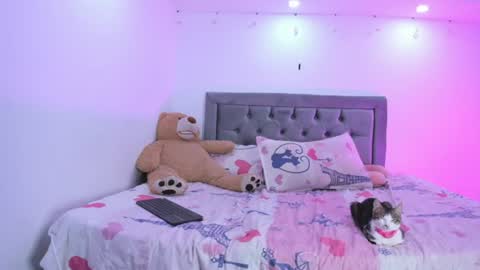 estehefany_gil online show from February 12, 3:52 am