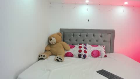 estehefany_gil online show from February 26, 3:05 am