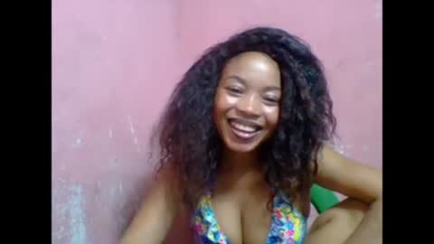 Snapshot of estelah20 chatting on October 22, 9:47 am estelah20 online show from October 22, 9:47 am