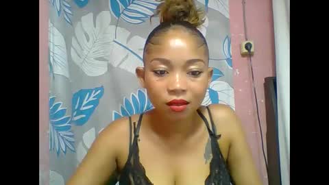 estelah20 online show from February 1, 5:39 am