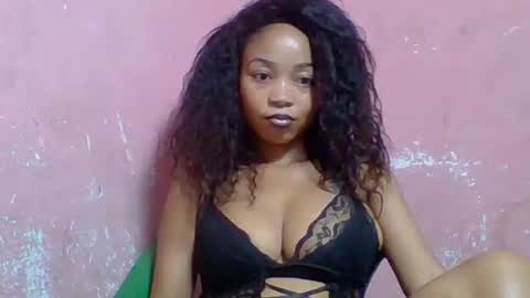 Snapshot of estelah20 chatting on October 21, 8:51 am estelah20 online show from October 21, 8:51 am