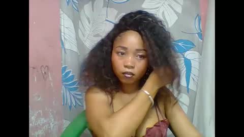 estelah20 online show from February 8, 1:15 pm