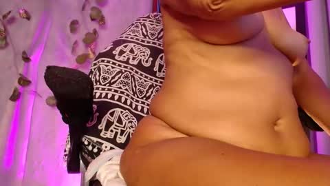 Snapshot of estelamaris1 chatting on February 7, 2:08 am estelamaris online show from February 7, 2:08 am