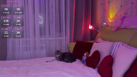 Estella online show from February 11, 1:56 pm