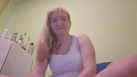 Snapshot of estrellawalters chatting on February 10, 6:42 am estrellawalters online show from February 10, 6:42 am
