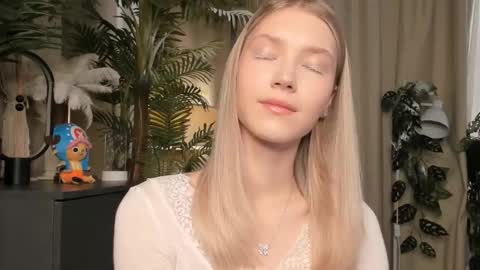 Natalie online show from February 18, 5:50 am