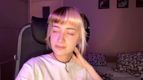 Emily online show from November 12, 6:44 am