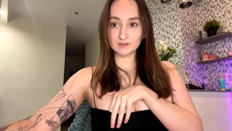 Snapshot of eva_elfis chatting on October 20, 9:40 pm Eva  online show from October 20, 9:40 pm