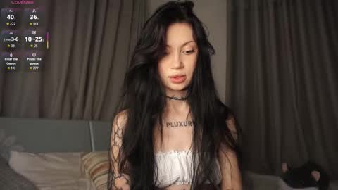 Eva online show from November 1, 4:44 pm