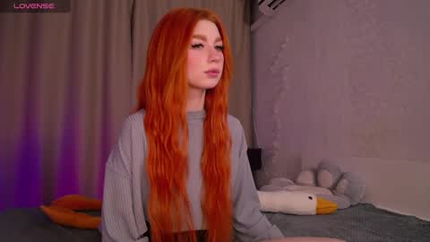 Snapshot of evaa_moonn_ chatting on December 17, 7:18 am Eva online show from December 17, 7:18 am