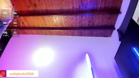 E V A  online show from June 18, 2:57 am