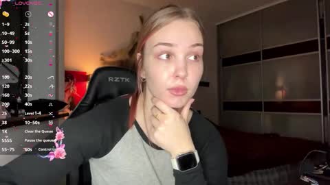 evacarter1 online show from November 30, 1:48 pm