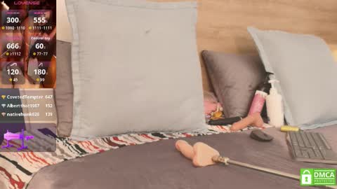 Evadne online show from November 11, 9:45 pm