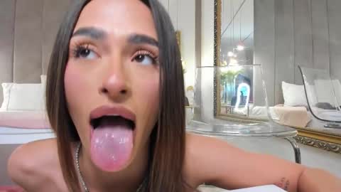 Eva K online show from March 21, 6:07 am