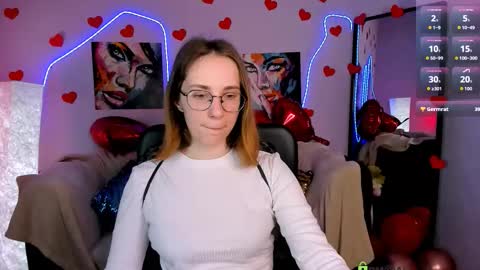 evalora online show from February 14, 1:35 pm