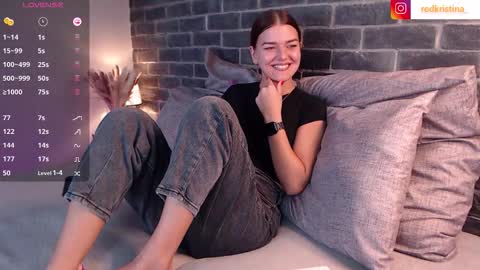 Snapshot of evamerlo chatting on October 21, 9:35 am Kristina online show from October 21, 9:35 am