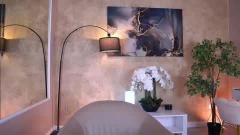 Eva online show from March 31, 9:59 pm