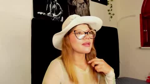 Eve collen online show from November 23, 5:25 pm