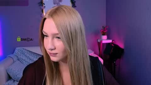 Snapshot of eve_grays chatting on October 17, 7:28 pm eve_grays online show from October 17, 7:28 pm