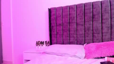 evelin__thompsson online show from February 20, 4:22 am