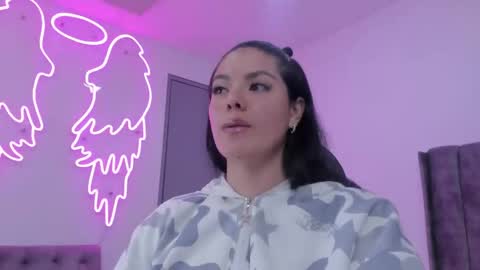 evelin__thompsson online show from June 5, 3:21 am