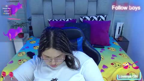 evelin zaens online show from December 4, 1:35 pm